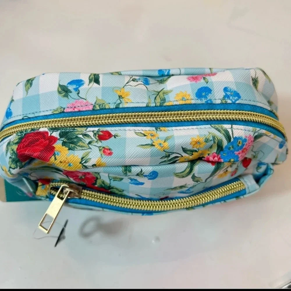 Pioneer Woman Sweet Rose Cosmetic Bag with 2 zippers